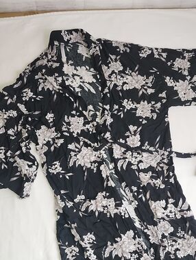 Spiritual Gangster Black Floral Kimono Robe with Cream Flowers